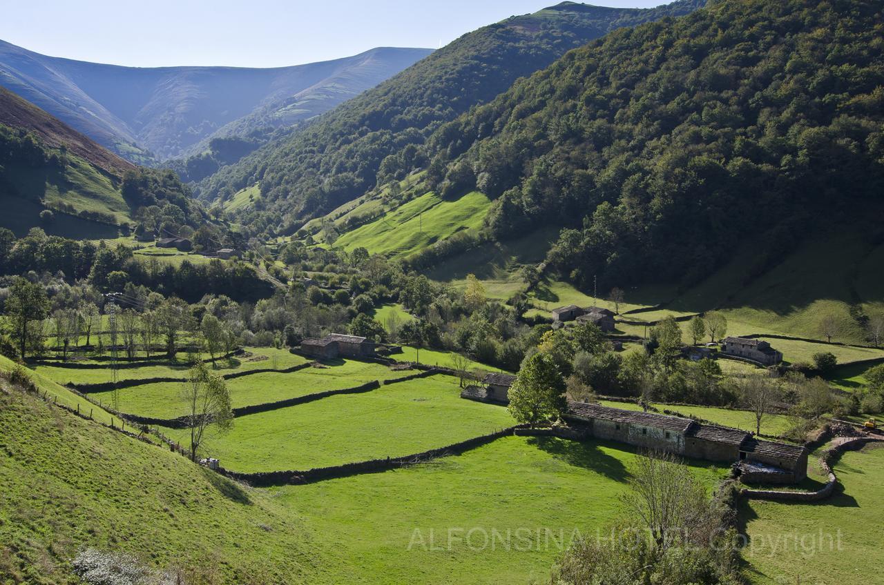 Hotel La Alfonsina Santibanez de Villacarriedo Екстер'єр фото